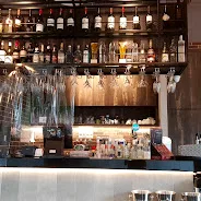 La Cafe & Bar